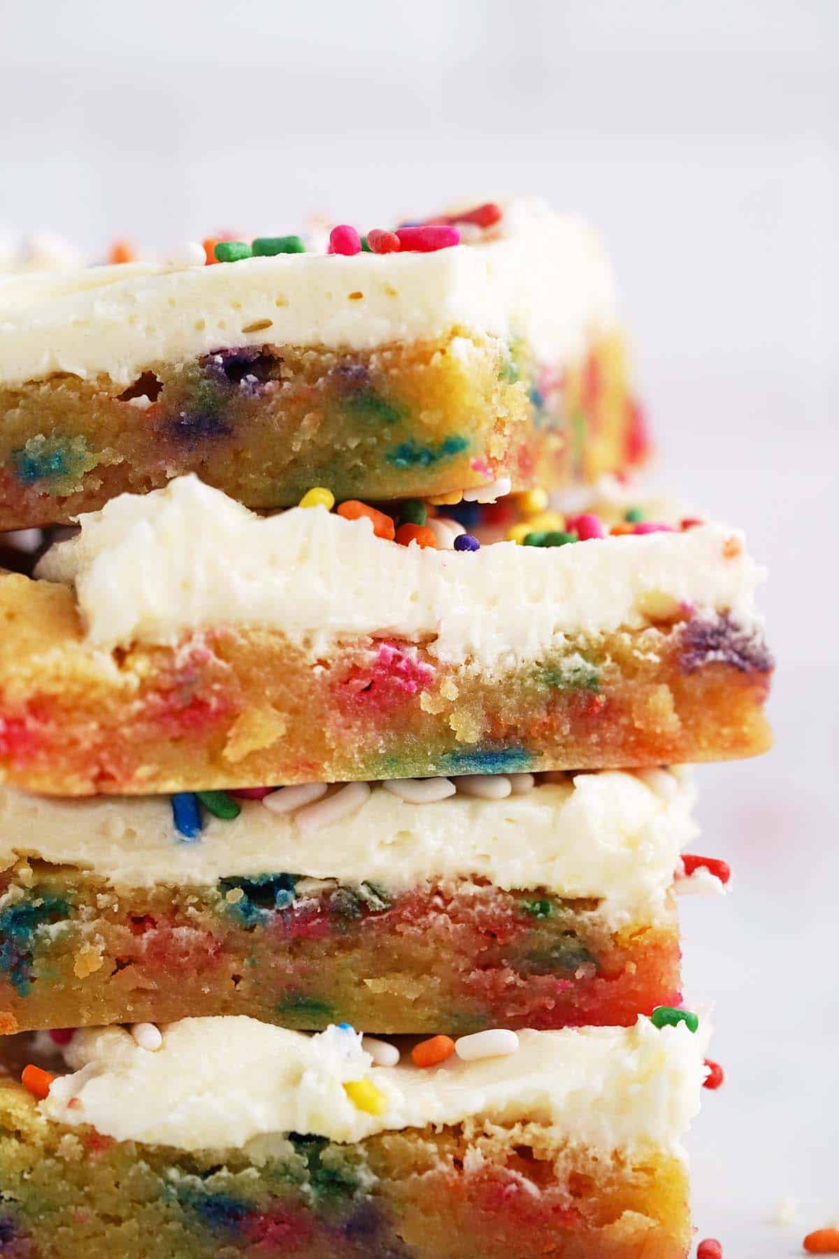 The Best Funfetti Blondies (Birthday Cake Batter Blondies) - An Edible ...