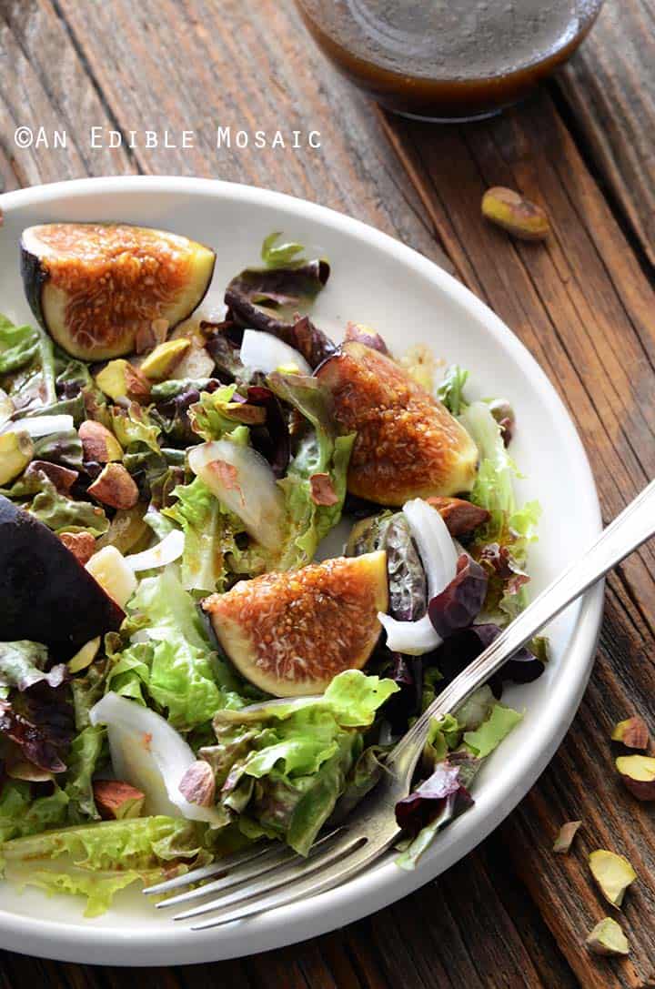 Fresh Fig Salad Recipe with Pistachios and Pomegranate Dressing - An ...