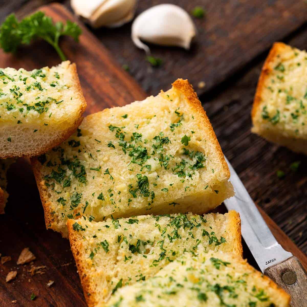 Easy Garlic Bread Recipe